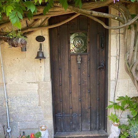 Wisteria Cottage เมลค์แชม ภายนอก รูปภาพ